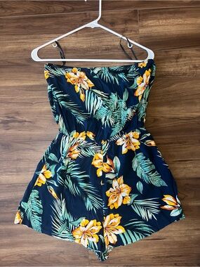 Strapless Tropical Floral Romper in Navy & Yellow - SHEIN